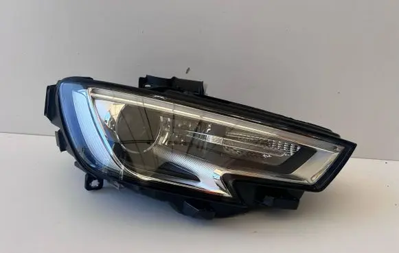 Audi A3 S3 8V Headlight/headlamp 8V0941006E