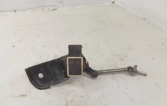 Mercedes-Benz S W221 Air suspension front height level sensor A0105427717