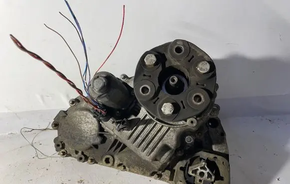 Gearbox transfer box case