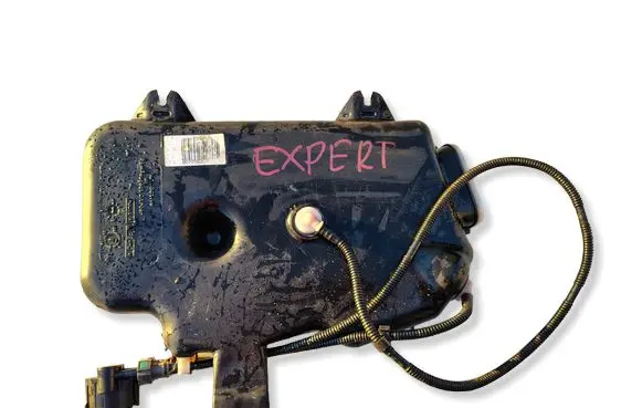Peugeot Expert AdBlue liquid reservoir 