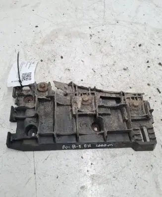 Audi A4 S4 B5 8D Front bumper mounting bracket