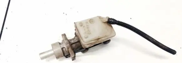 Master brake cylinder