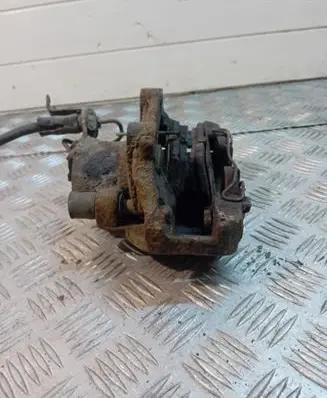 Volkswagen PASSAT B5.5 Front brake caliper