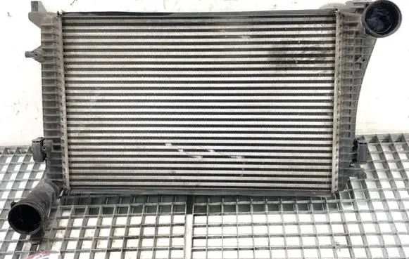 Volkswagen PASSAT B6 Intercooler radiator 3C0145803F