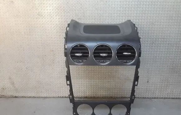 Mazda CX-7 Radio/GPS head unit trim 