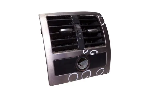 Rear air vent grill