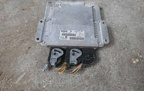 Citroen Xsara Picasso Engine control unit/module 0281011341