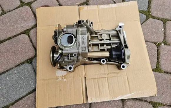 Opel Adam Oil pump 12637360 42940065