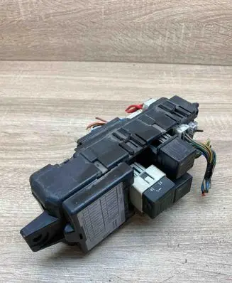 Volvo S40, V40 Fuse module 30865169