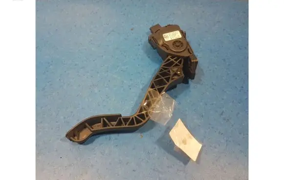 Peugeot 308 Accelerator pedal position sensor 968153038000
