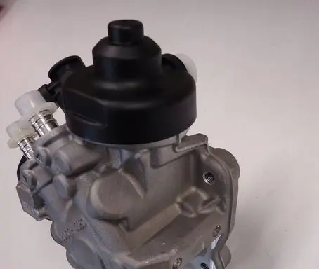 Porsche Cayenne (9Y0 9Y3) Mechanical fuel pump 0445010650 057130755AE