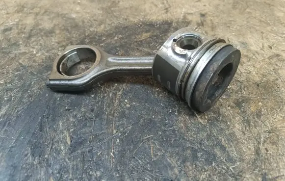 Citroen C4 Cactus Piston with connecting rod T1DB