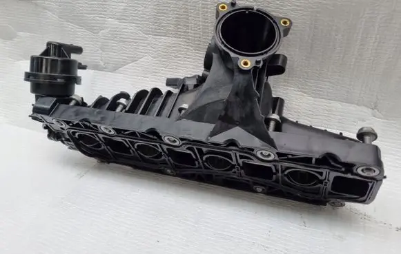 Volkswagen Transporter - Caravelle T5 Intake manifold 04L129709E