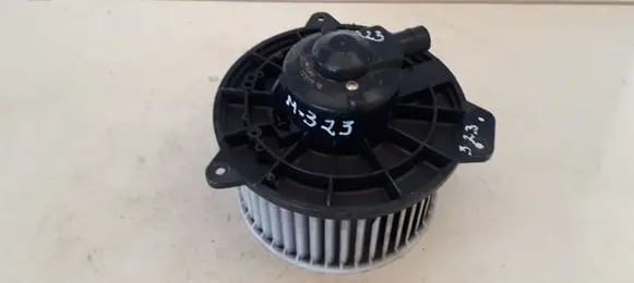Mazda 323 Heater fan/blower 8940000082
