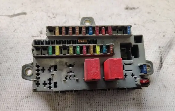 Citroen Jumper Fuse module 1332052080 0809030657