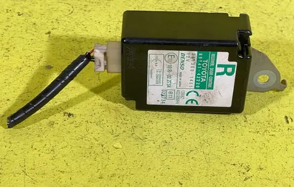Toyota RAV 4 (XA30) Door control unit/module 8974142220