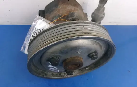 Renault Laguna I Power steering pump 7700431532