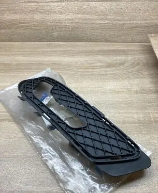 Mercedes-Benz E W212 Front fog light trim/grill A2128850923