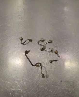 Fuel injector supply line/pipe