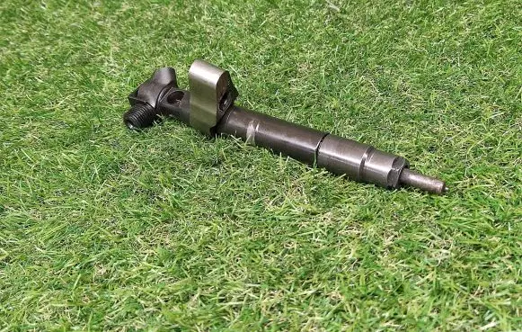 Mercedes-Benz E W212 Fuel injector A6510702887