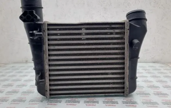 Seat Exeo (3R) Intercooler radiator 8E0145805AA