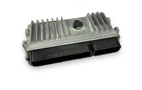 Toyota Avensis T250 Engine control unit/module 8966105M70 MB2756004291