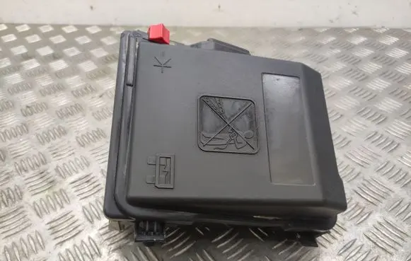 Peugeot 308 Fuse box set 9804681980 9678633380