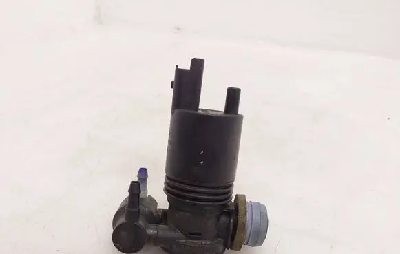 Nissan X-Trail T32 Windscreen/windshield washer pump 1023333 1502280734