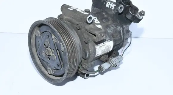 Renault Clio III Air conditioning (A/C) compressor (pump) 8200866437