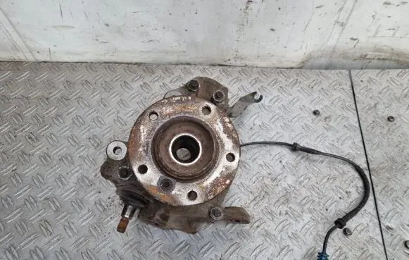 BMW X1 E84 Front wheel hub 6788700 31216788700 62185410