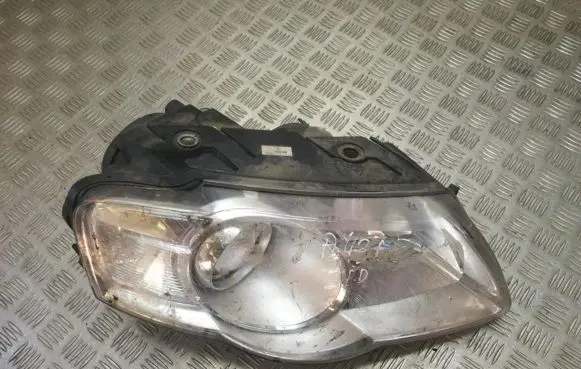 Volkswagen PASSAT B6 Headlight/headlamp