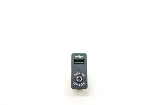 BMW 5 F10 F11 AUX in-socket connector 9237653 9237656