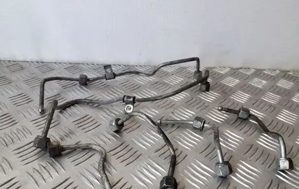 Mitsubishi ASX Fuel injector supply line/pipe 
