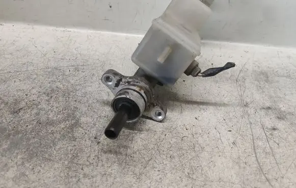 Toyota Corolla Verso E121 Master brake cylinder