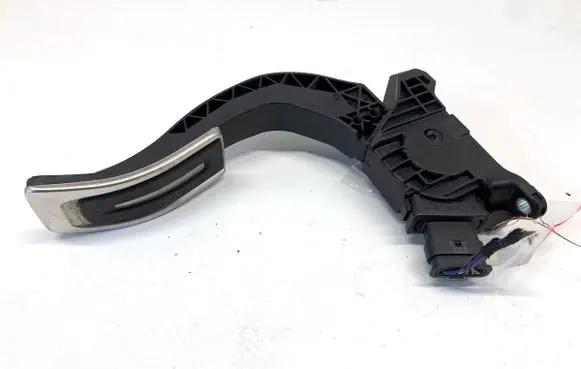 Audi A4 S4 B9 8W Accelerator throttle pedal 8W1723523A