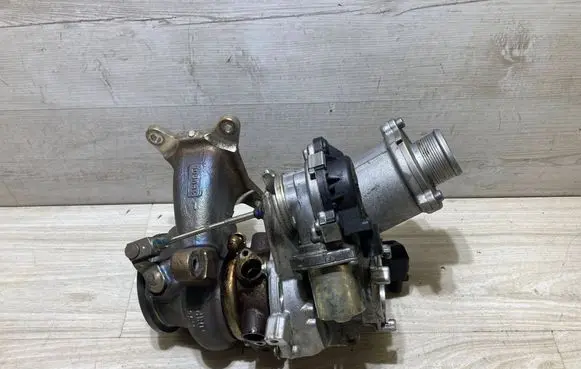 Audi Q3 F3 Turbo 06K145874M