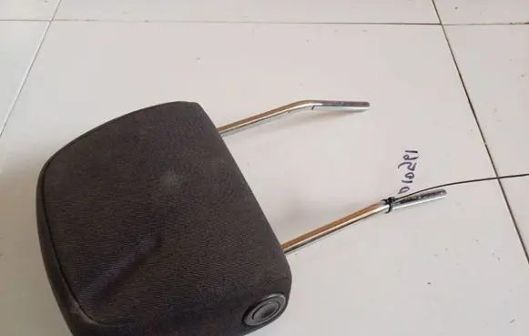 Opel Zafira B Front seat headrest 