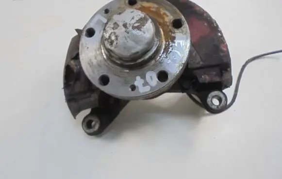 Iveco Daily 3rd gen Front wheel hub spindle knuckle