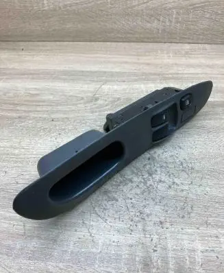 Mitsubishi Colt Electric window control switch MR194815 MR190317