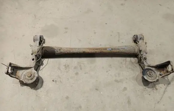 Opel Zafira B Rear subframe 