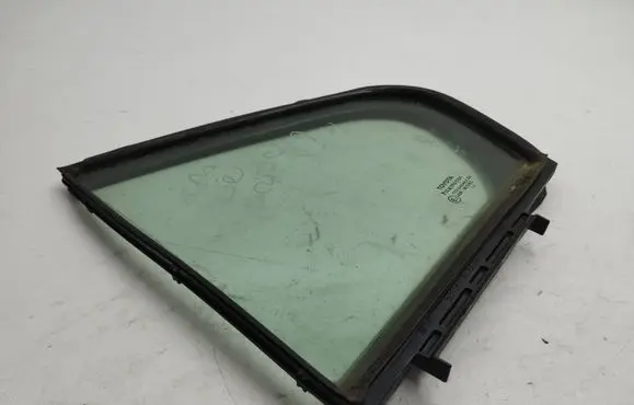 Toyota Avensis T270 Rear side window 43R001583