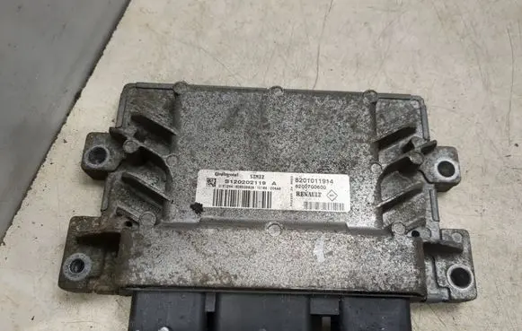 Renault Clio III Engine control unit/module 8200700600 S120202119A 8201011914
