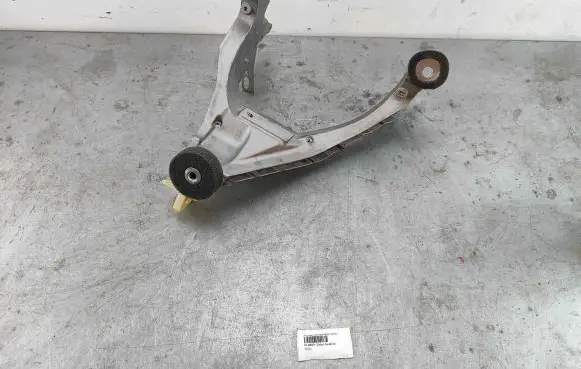 BMW 5 F10 F11 Steering rack mounting bracket 6140829