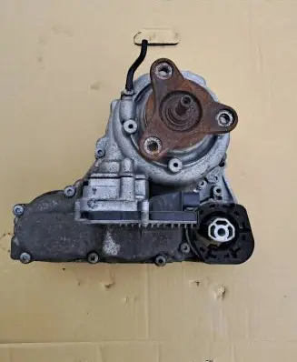 BMW 5 GT F07 Gearbox transfer box case 7636172