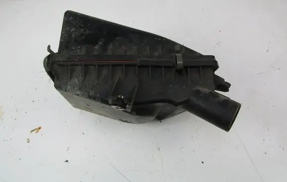 Mazda 626 Air filter box 