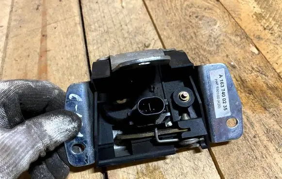 Mercedes-Benz ML W163 Tailgate/trunk/boot lock/catch/latch a1637400235 1637400235
