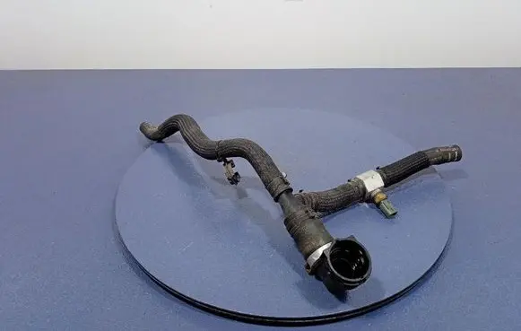 Engine coolant pipe/hose