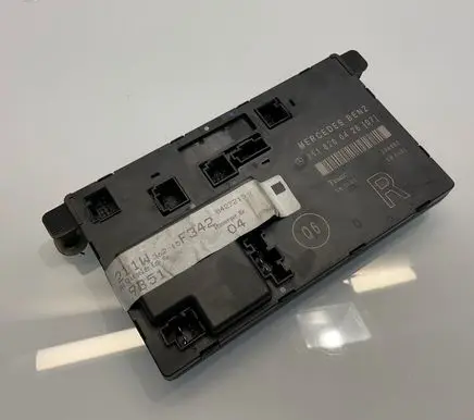 Mercedes-Benz E W211 Door control unit/module 2118200426 356802 A2118200426