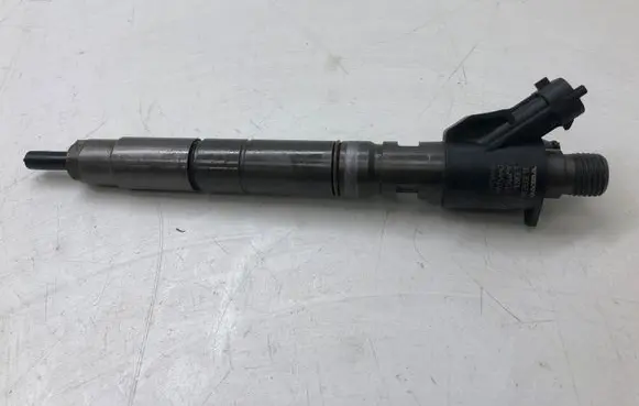 Volvo S60 Fuel injector 31303238 313032382321 13080603362