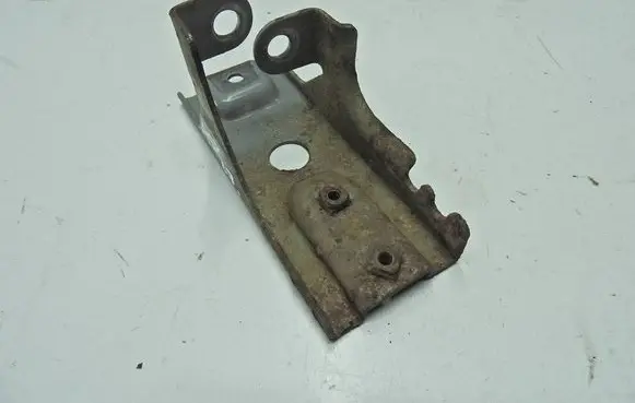 Mitsubishi ASX Fender mounting bracket